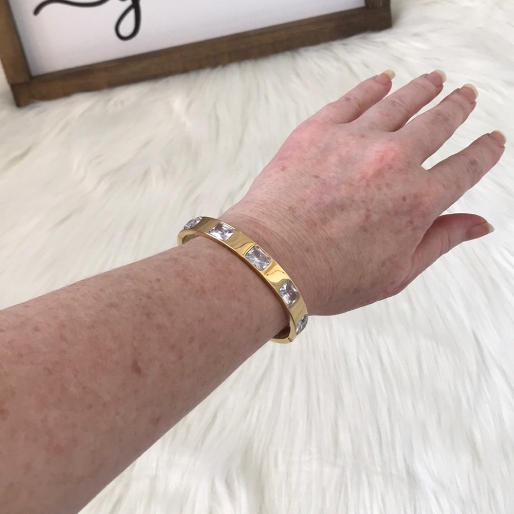 NEW ⭐️ Michael Kors Gold Crystal Bangle Bracelet - Picture 3 of 7